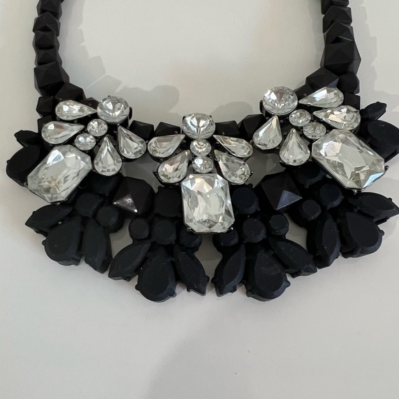 NECKLACE of BLACK MULTI SHAPE & SIZE BEADS ADORNED w SIGNIFICANT RHINESTONES - Picture 5 of 10